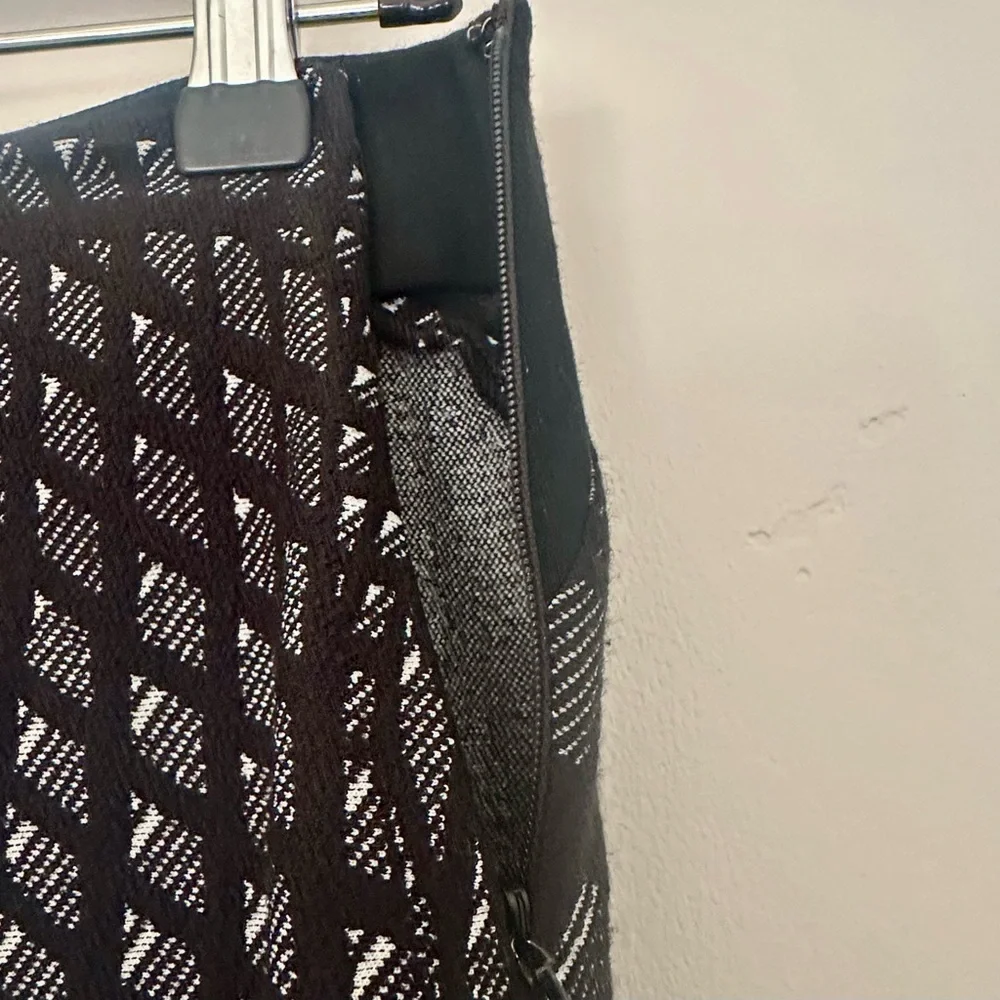 Diane Von Furstenberg Black and White Geometric Pencil Skirt - Picture 4 of 12